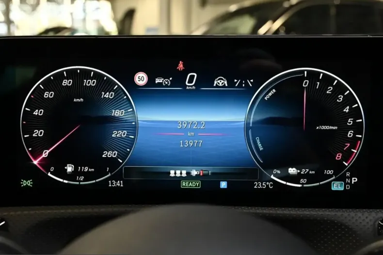 Mercedes-Benz CLA 250 (Clasa CLA) din 2025 cu 13.998 km - oferta MER216237 - foto 13