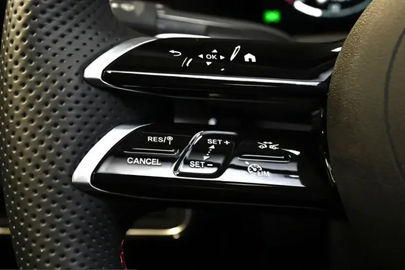 Mercedes-Benz CLA 250 (Clasa CLA) din 2025 cu 13.998 km - oferta MER216237 - foto 14