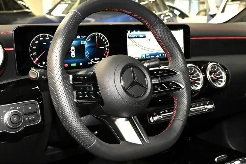 Mercedes-Benz CLA 250 (Clasa CLA) din 2025 cu 13.998 km - oferta MER216237 - foto 20