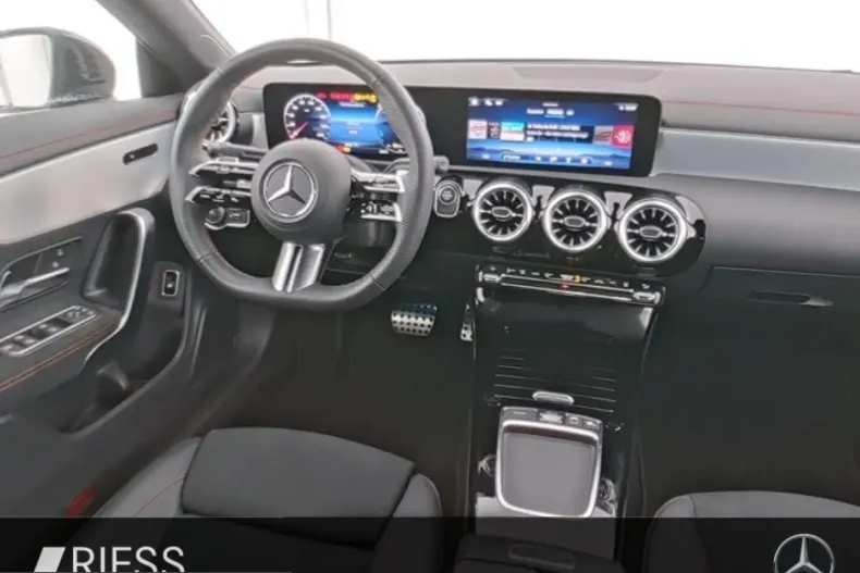 Mercedes-Benz CLA 250 (Clasa CLA) din 2024 cu 4.444 km - oferta MER216239 - foto 5