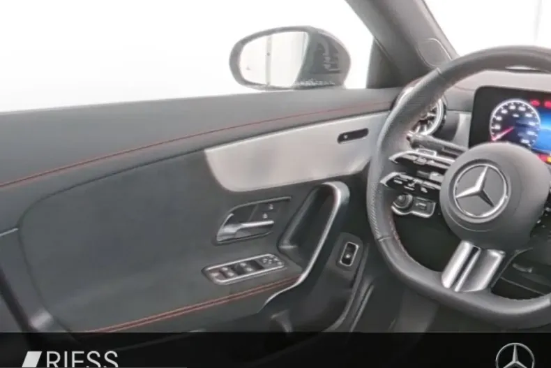 Mercedes-Benz CLA 250 (Clasa CLA) din 2024 cu 4.444 km - oferta MER216239 - foto 8