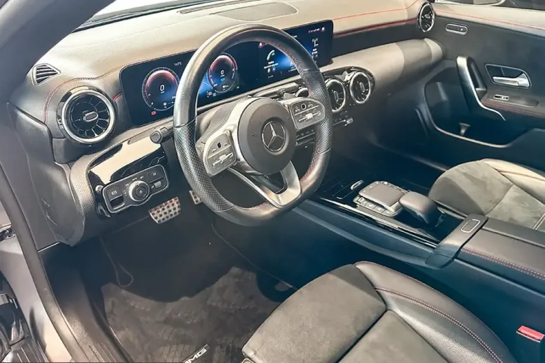 Mercedes-Benz CLA 250 (Clasa CLA) din 2021 cu 39.000 km - oferta MER216244 - foto 10