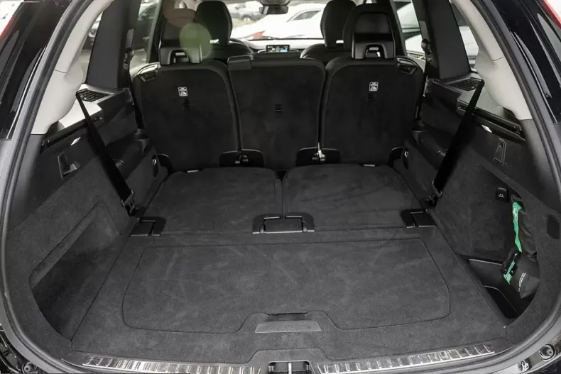 Volvo XC90 din 2025 cu 26.000 km - oferta VOL216245 - foto 6