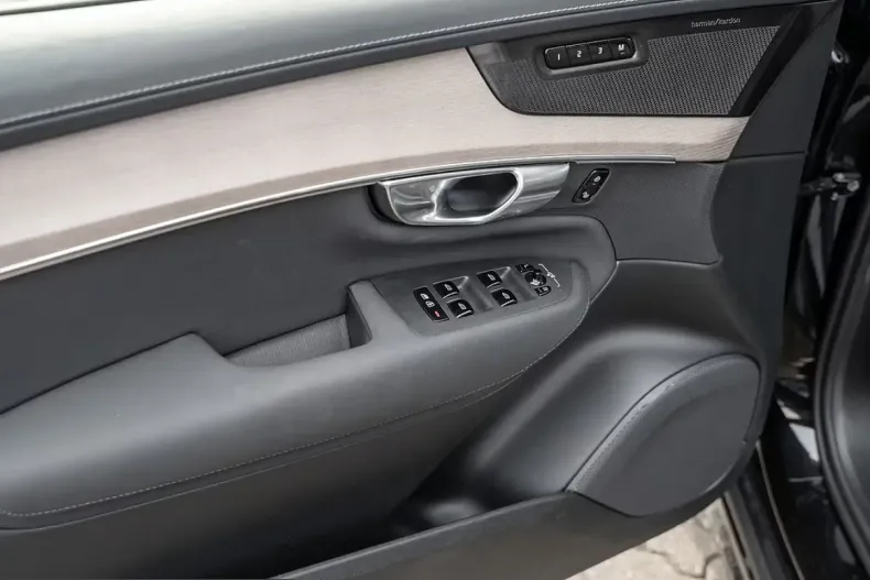 Volvo XC90 din 2025 cu 26.000 km - oferta VOL216245 - foto 7