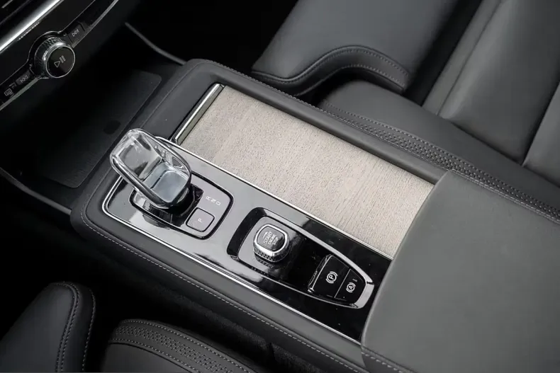 Volvo XC90 din 2025 cu 26.000 km - oferta VOL216245 - foto 9