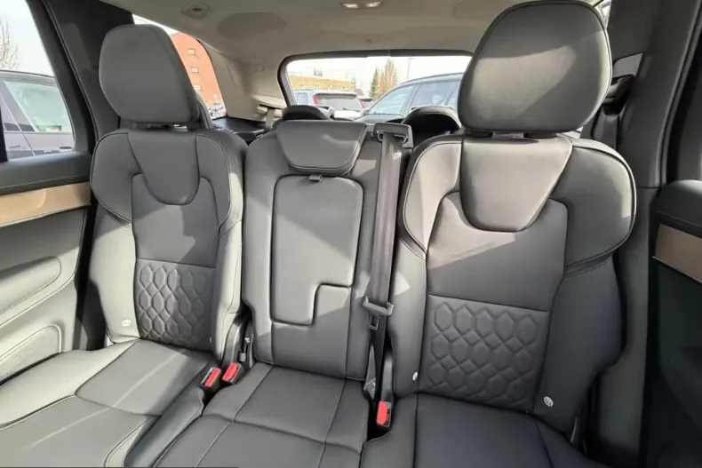 Volvo XC90 din 2025 cu 18.840 km - oferta VOL216251 - foto 8