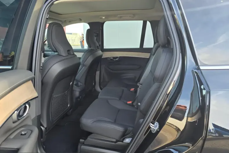 Volvo XC90 din 2025 cu 23.433 km - oferta VOL216256 - foto 12