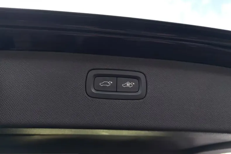 Volvo XC90 din 2025 cu 25.220 km - oferta VOL216273 - foto 9