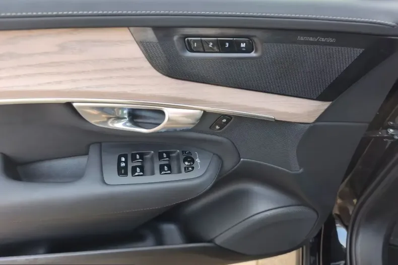 Volvo XC90 din 2025 cu 25.220 km - oferta VOL216273 - foto 10