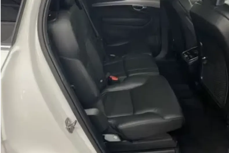 Volvo XC90 din 2022 cu 59.987 km - oferta VOL216285 - foto 5