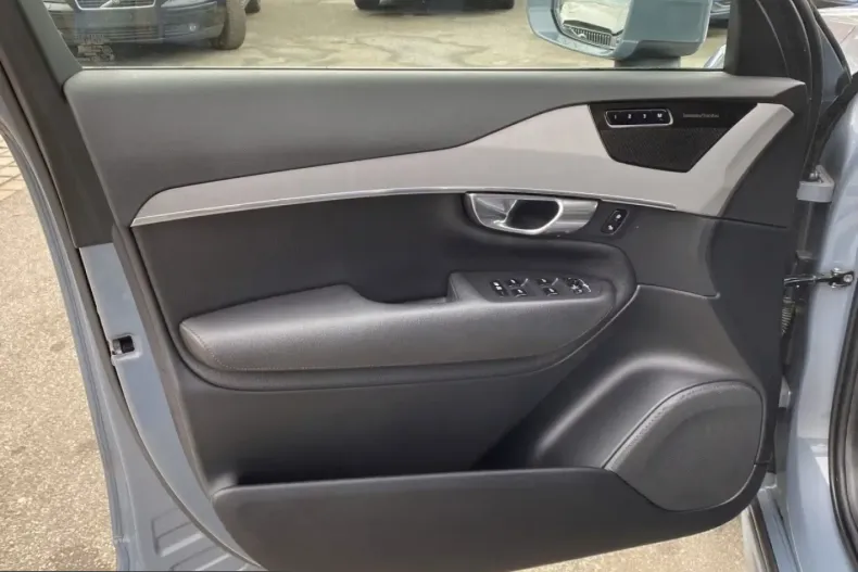 Volvo XC90 din 2021 cu 60.890 km - oferta VOL216298 - foto 12