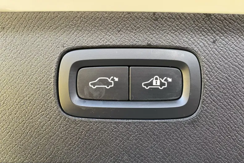 Volvo XC90 din 2021 cu 67.500 km - oferta VOL216301 - foto 8