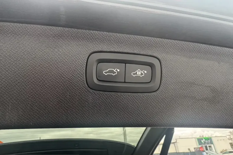 Volvo XC90 din 2022 cu 73.617 km - oferta VOL216306 - foto 12