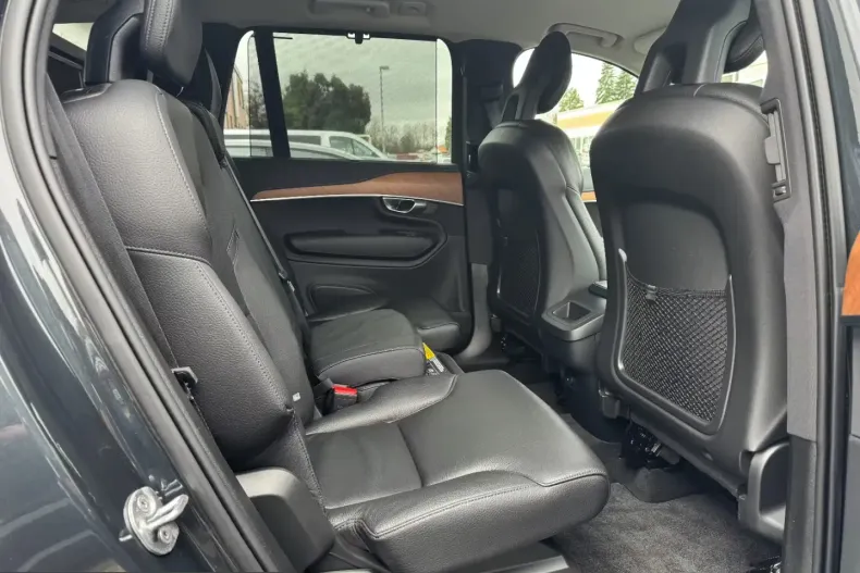 Volvo XC90 din 2022 cu 73.617 km - oferta VOL216306 - foto 24