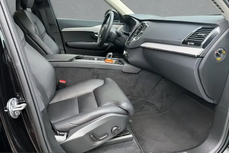 Volvo XC90 din 2021 cu 79.700 km - oferta VOL216309 - foto 11
