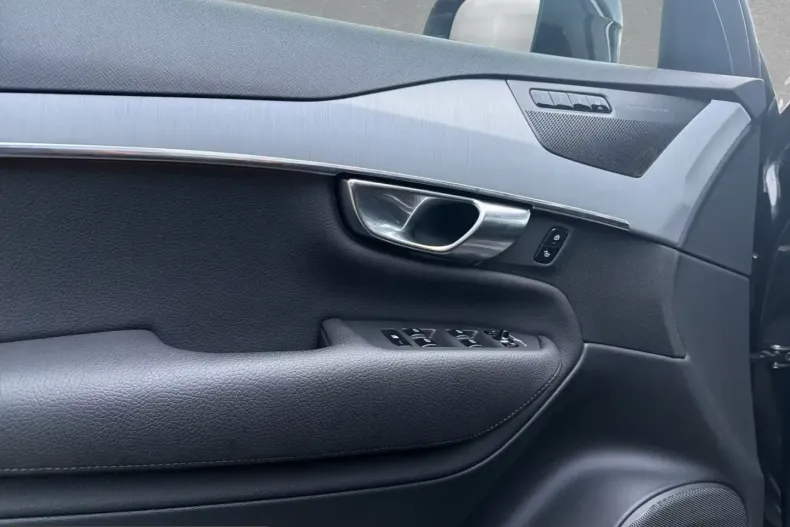 Volvo XC90 din 2021 cu 79.700 km - oferta VOL216309 - foto 13
