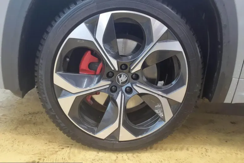 Skoda Kodiaq din 2025 cu 26.839 km - oferta SKO216310 - foto 9