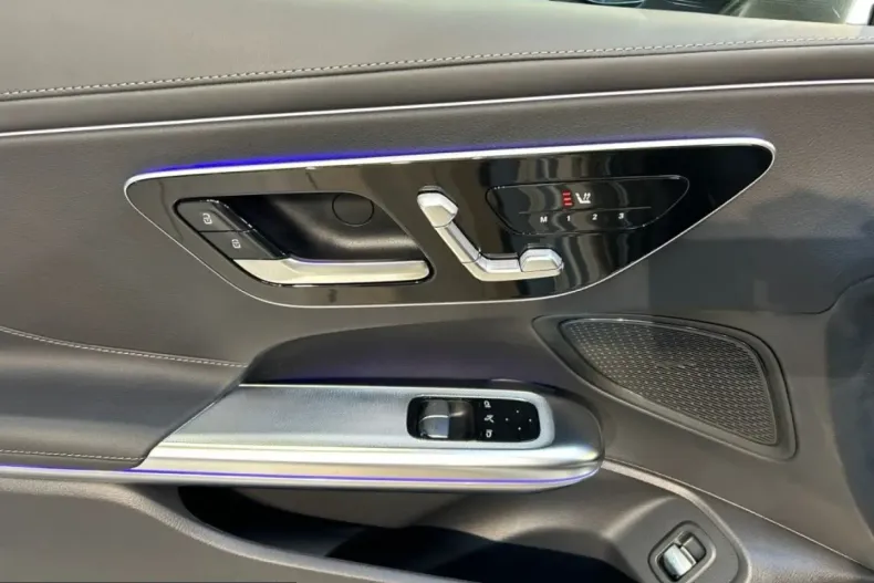 Mercedes-Benz CLE 300 (Clasa CLE) din 2025 cu 14.663 km - oferta MER216323 - foto 4