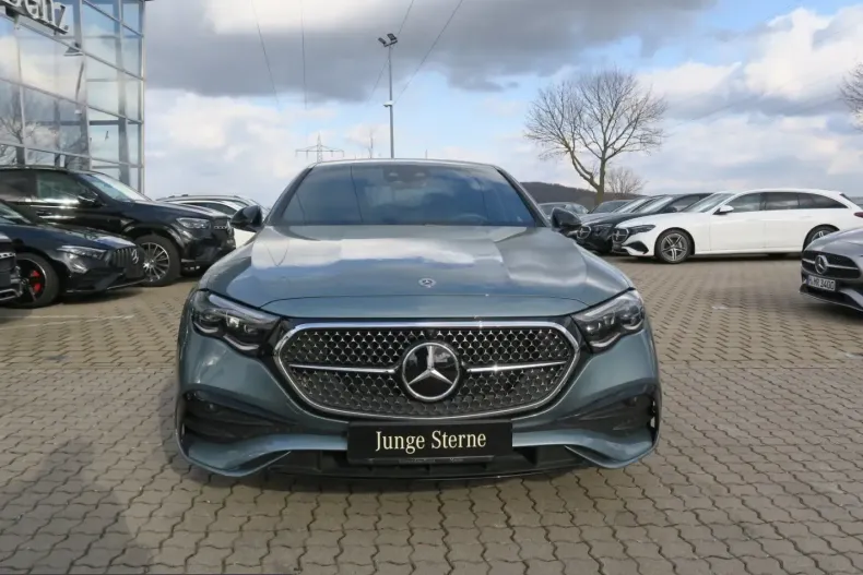 Mercedes-Benz E 300 (Clasa E) din 2025 cu 11.202 km - oferta MER216328 - foto 2