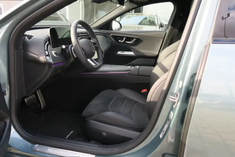 Mercedes-Benz E 300 (Clasa E) din 2025 cu 11.202 km - oferta MER216328 - foto 6