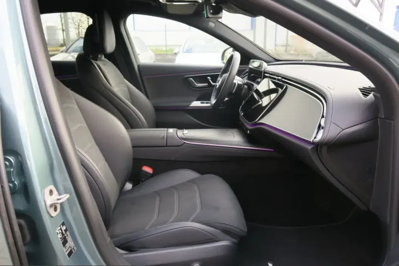 Mercedes-Benz E 300 (Clasa E) din 2025 cu 11.202 km - oferta MER216328 - foto 10