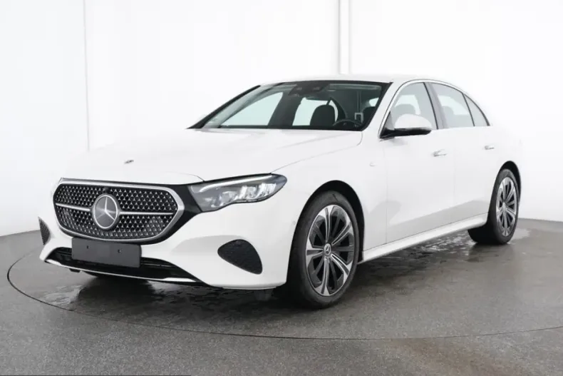 Mercedes-Benz E 300 (Clasa E) din 2025 cu 11.898 km - oferta MER216330 - foto 1