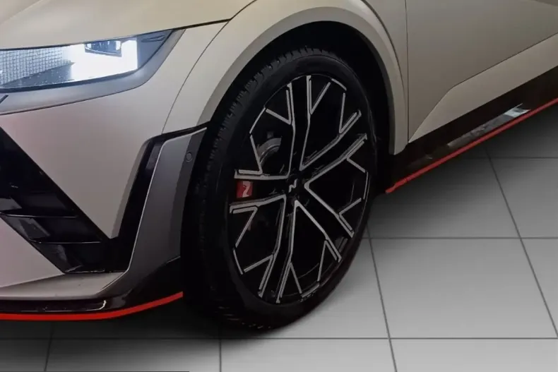Hyundai IONIQ 5 din 2025 cu 11.038 km - oferta HYU216331 - foto 13