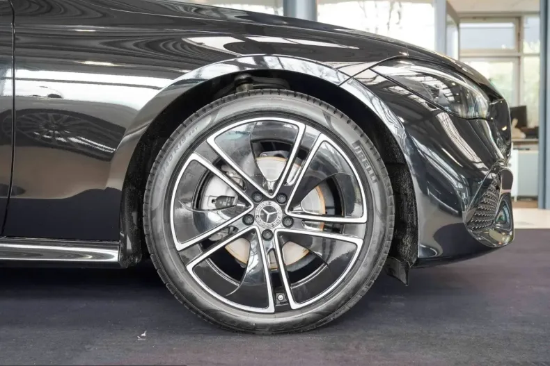 Mercedes-Benz CLE 220 (Clasa CLE) din 2023 cu 20.419 km - oferta MER216357 - foto 3