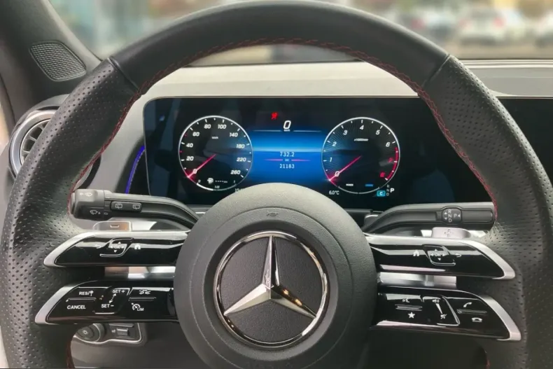 Mercedes-Benz GLB 250 (Clasa GLB) din 2025 cu 21.177 km - oferta MER216368 - foto 10
