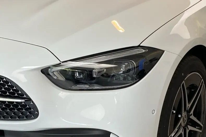 Mercedes-Benz C 300 (Clasa C) din 2024 cu 19.000 km - oferta MER216370 - foto 5