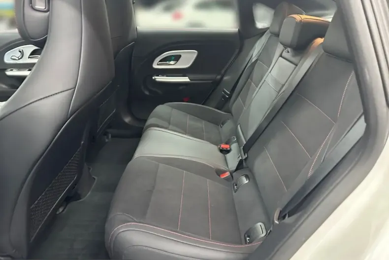 Mercedes-Benz CLA 350 (Clasa CLA) din 2025 cu 10.844 km - oferta MER216373 - foto 12