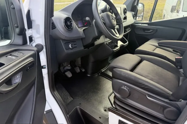 Mercedes-Benz Sprinter din 2024 cu 49.500 km - oferta MER216376 - foto 6
