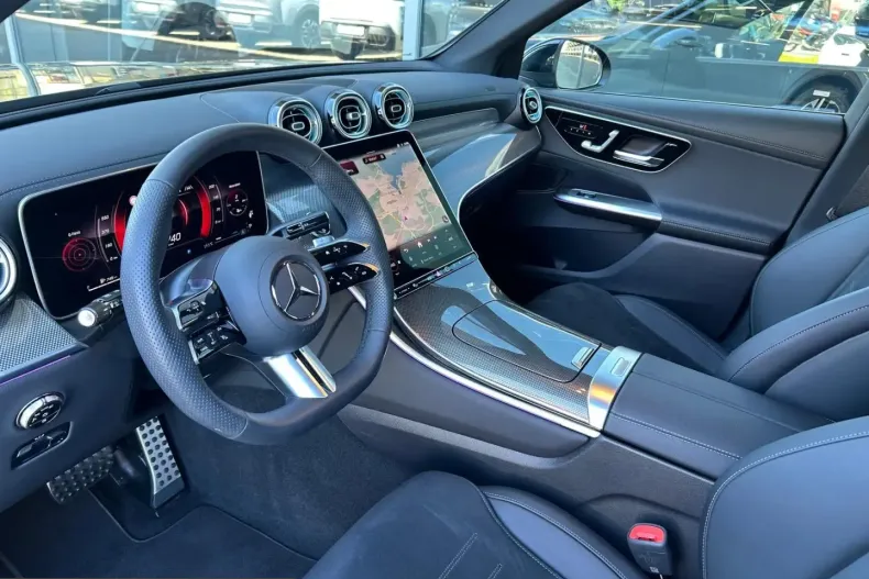 Mercedes-Benz GLC 300 (Clasa GLC) din 2025 cu 12.000 km - oferta MER216378 - foto 6