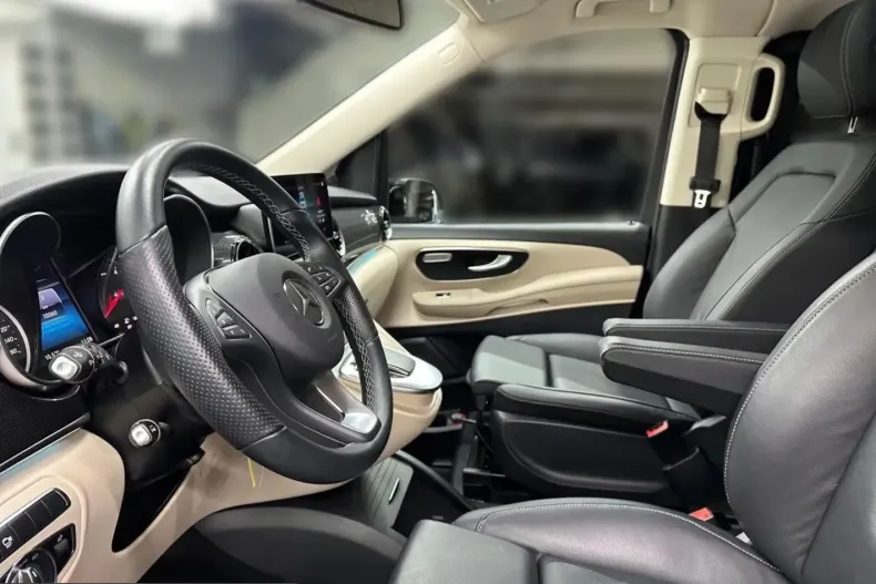 Mercedes-Benz V 300 (Clasa V) din 2024 cu 10.057 km - oferta MER216379 - foto 8