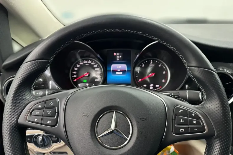 Mercedes-Benz V 300 (Clasa V) din 2024 cu 10.057 km - oferta MER216379 - foto 9