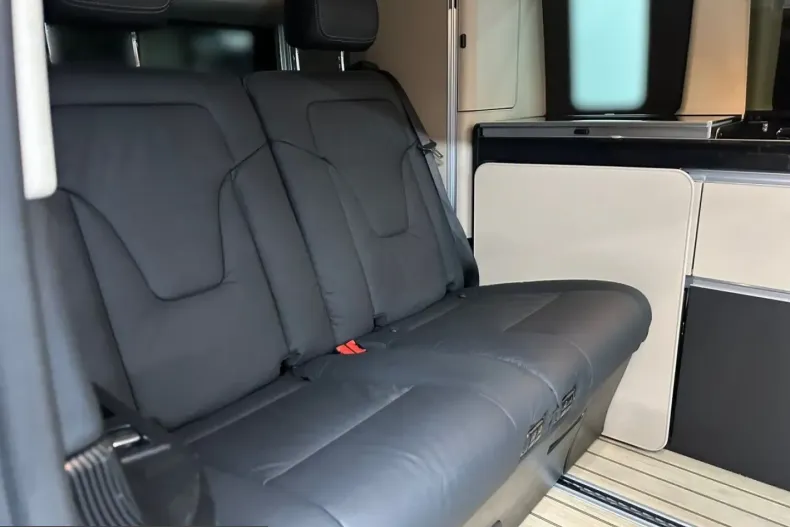 Mercedes-Benz V 300 (Clasa V) din 2024 cu 10.057 km - oferta MER216379 - foto 12