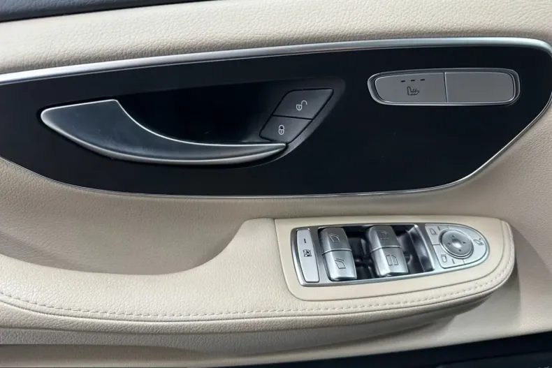 Mercedes-Benz V 300 (Clasa V) din 2024 cu 10.057 km - oferta MER216379 - foto 14