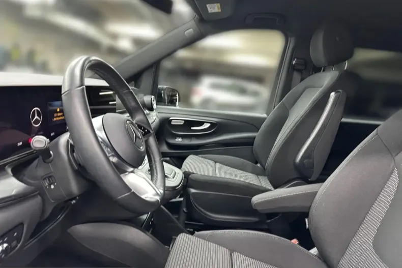 Mercedes-Benz V 300 (Clasa V) din 2024 cu 31.606 km - oferta MER216380 - foto 8