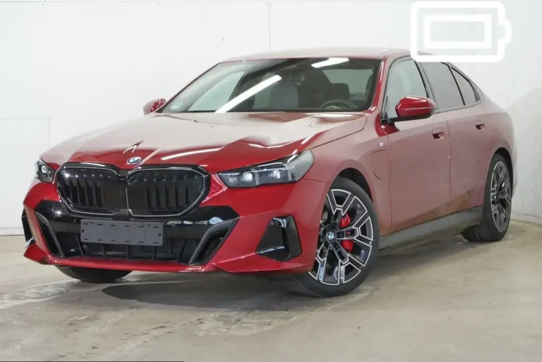 BMW 550 (Seria 5) din 2025 cu 3.700 km - oferta BMW216389 - foto 1