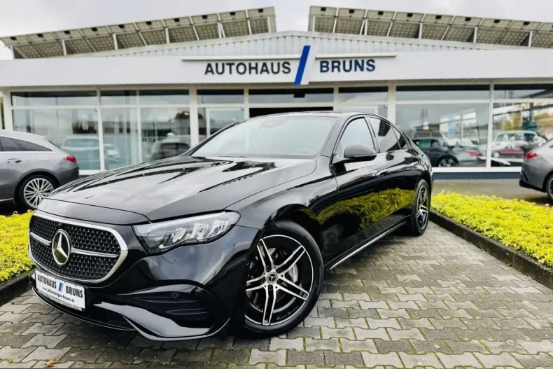 Mercedes-Benz E 200 (Clasa E) din 2024 cu 24.550 km - oferta MER216393 - foto 1