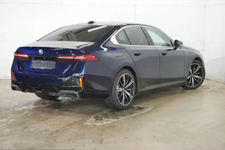 BMW 550 (Seria 5) din 2024 cu 15.474 km - oferta BMW216409 - foto 4