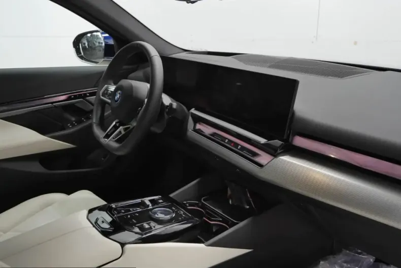 BMW 550 (Seria 5) din 2024 cu 15.474 km - oferta BMW216409 - foto 7