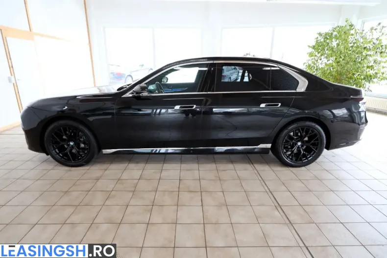 BMW 740 (Seria 7) din 2025 cu 41.980 km - oferta BMW216411 - foto 8