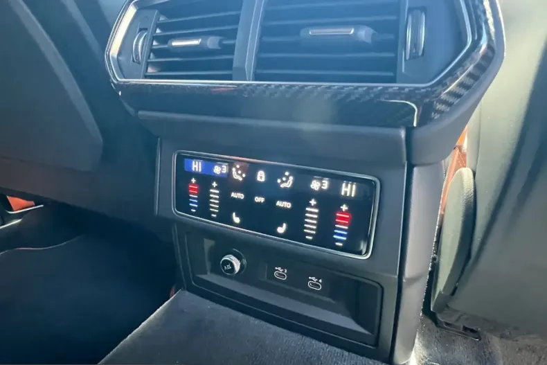 Lamborghini Urus din 2023 cu 5.700 km - oferta LAM216422 - foto 39