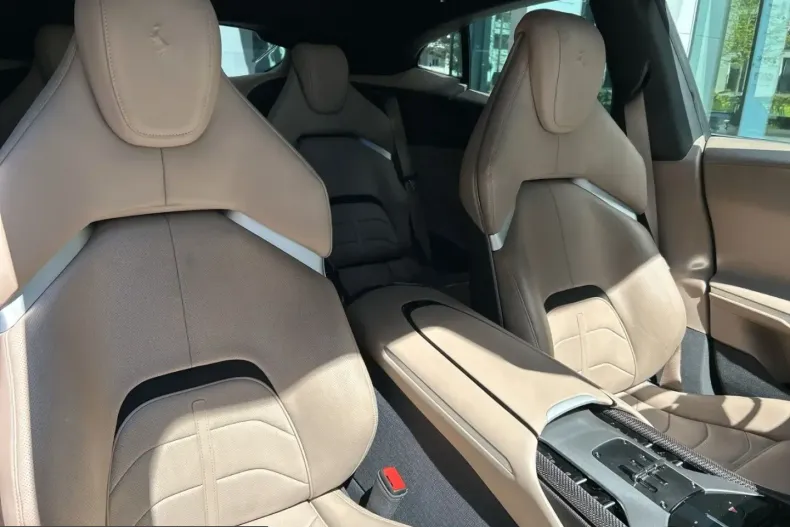 Ferrari Purosangue din 2025 cu 9.970 km - oferta FER216426 - foto 21