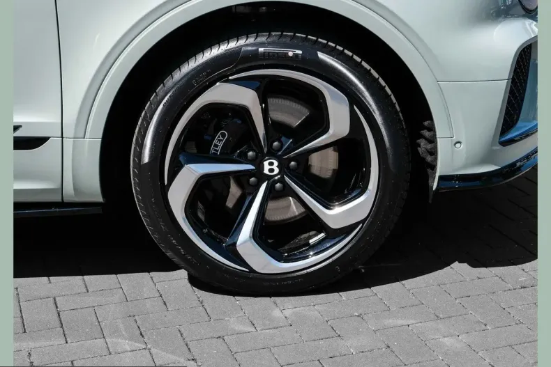 Bentley Bentayga din 2025 cu 7.900 km - oferta BEN216459 - foto 7