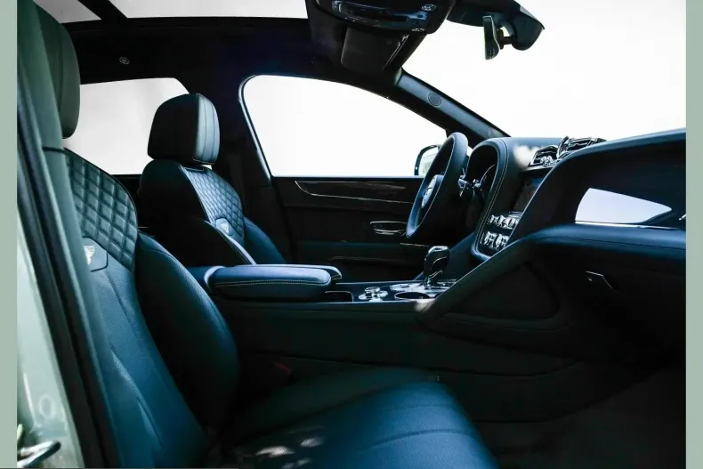 Bentley Bentayga din 2025 cu 7.900 km - oferta BEN216459 - foto 11