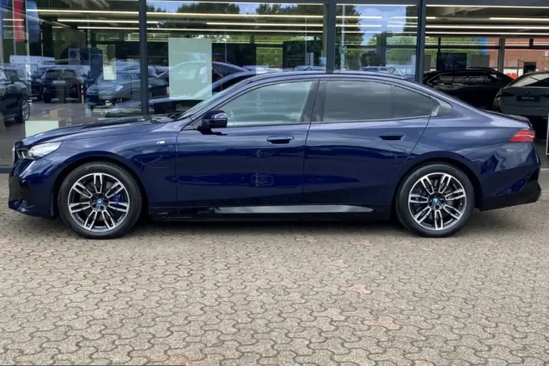 BMW 550 (Seria 5) din 2024 cu 22.161 km - oferta BMW216464 - foto 2