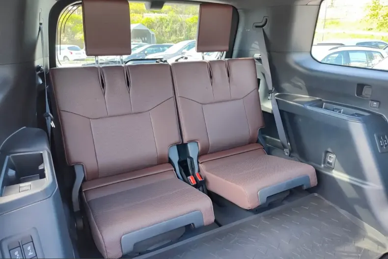 Toyota Land Cruiser din 2025 cu 18.373 km - oferta TOY216468 - foto 10