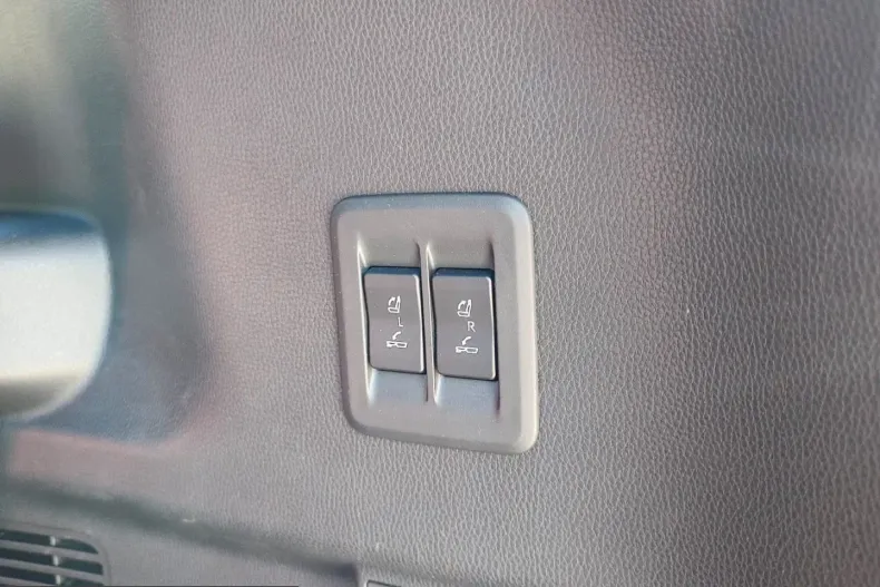 Toyota Land Cruiser din 2025 cu 18.373 km - oferta TOY216468 - foto 25